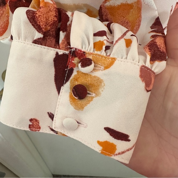 Floral Blouse NWOT - Picture 4 of 7